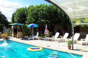 Maison de 2 chambres avec piscine privee jardin clos et wifi a Aigues Vives